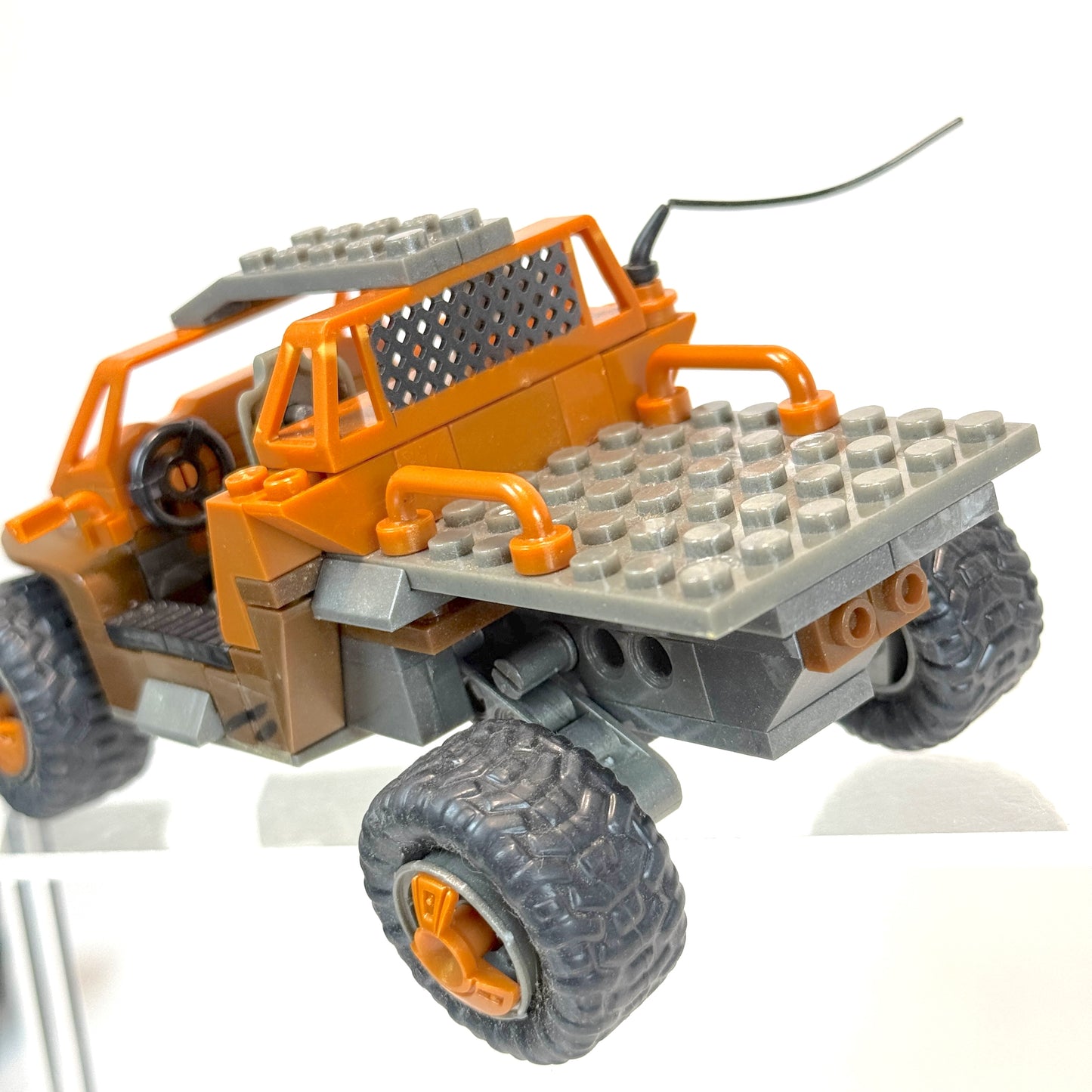 Halo Reach Falcon w/ Landing Pad & Spade V Skirmisher - Halo Mega Bloks