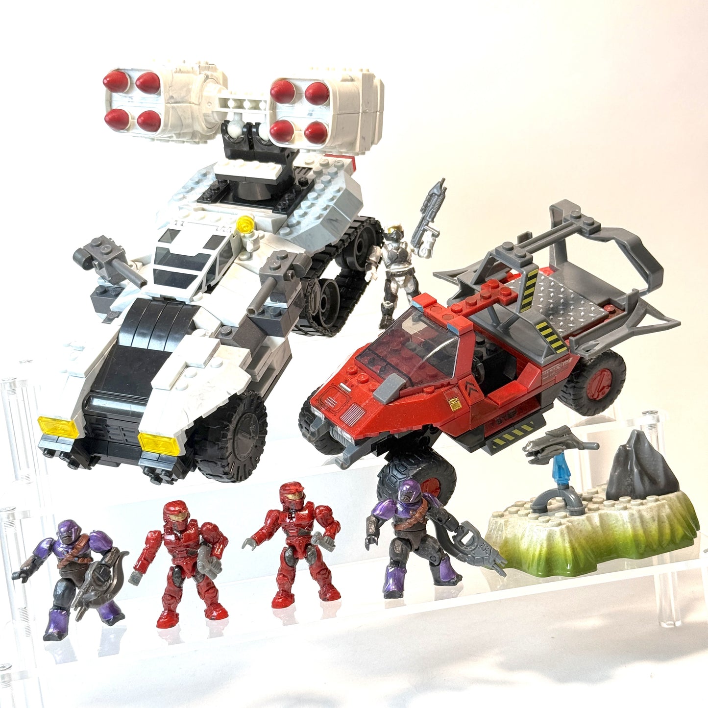 Halo Wars Bundle - UNSC Arctic Wolverine, Red Troop Transport - Mega Bloks
