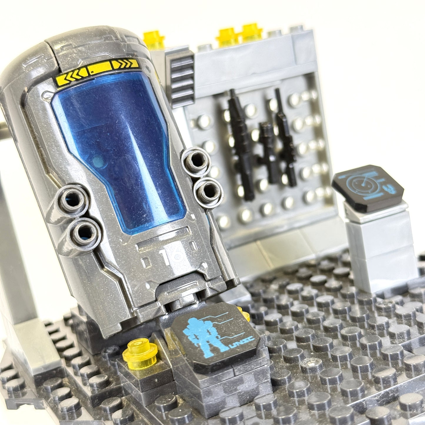 Halo 4 Bundle - Infinity Armory, Cryo Bay - Mega Bloks