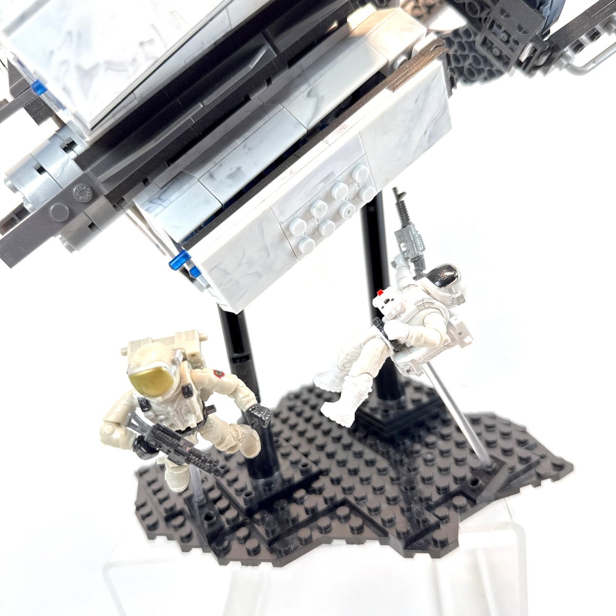 Call of Duty Mega Bloks ODIN Space Station & Nuketown