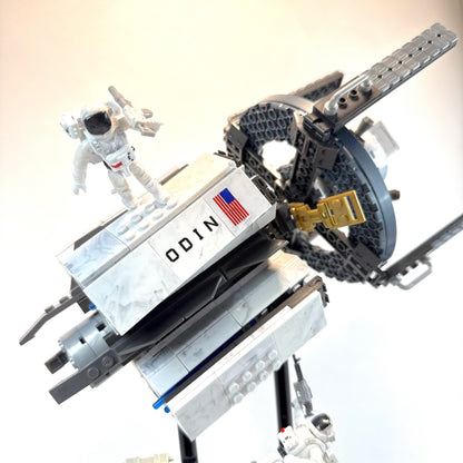 Call of Duty Mega Bloks ODIN Space Station & Nuketown
