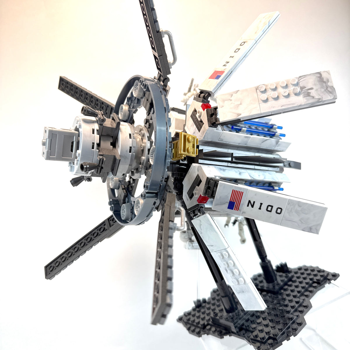 Call of Duty Mega Bloks ODIN Space Station & Nuketown