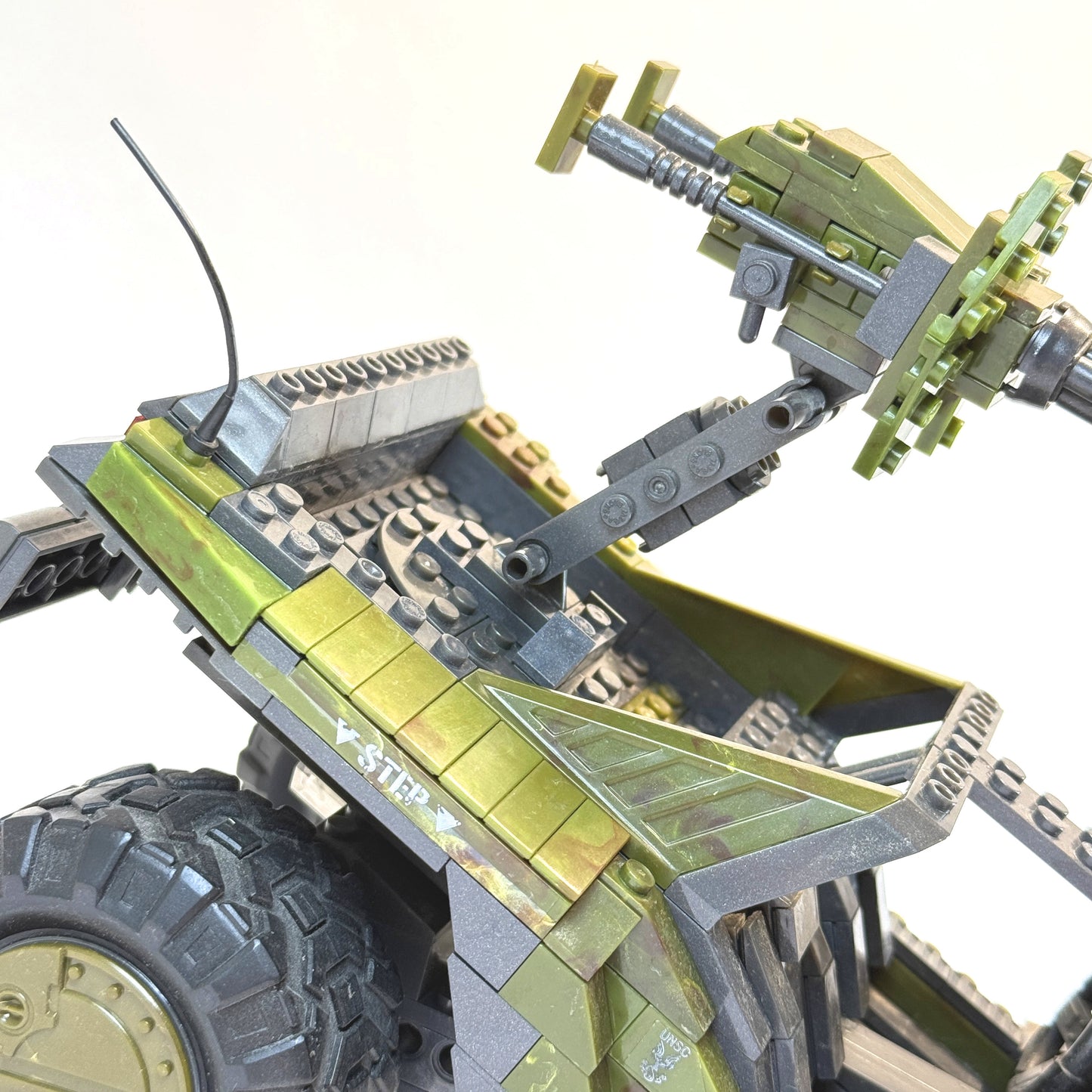 Halo Combat Evolved 10th Anniversary Jumbo Warthog 100% Complete