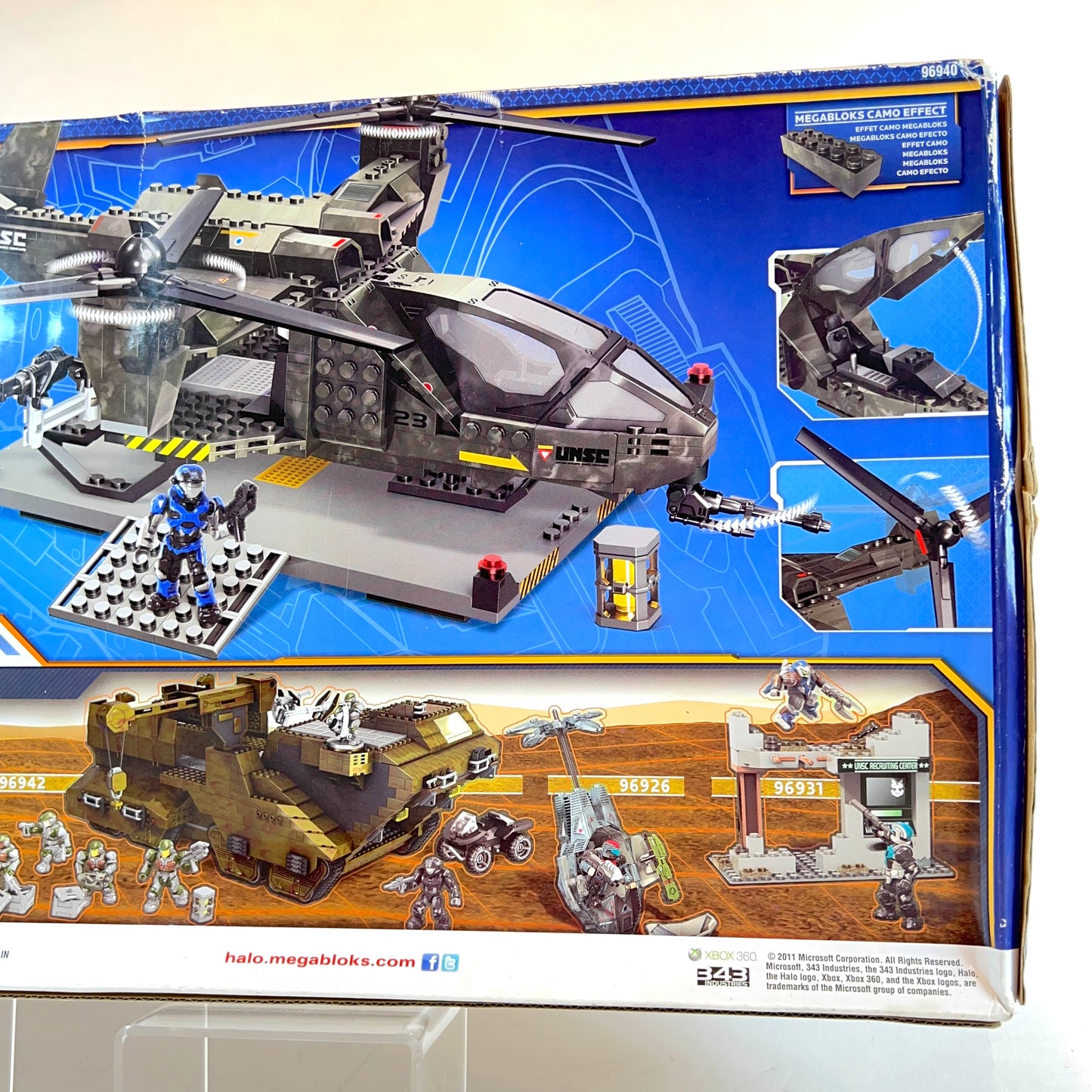 UNSC Falcon w/ Landing Pad - NEW in box - Halo Mega Bloks